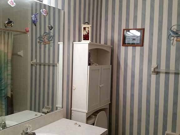 5th image of 13715 RICHMOND PARK Drive N #101