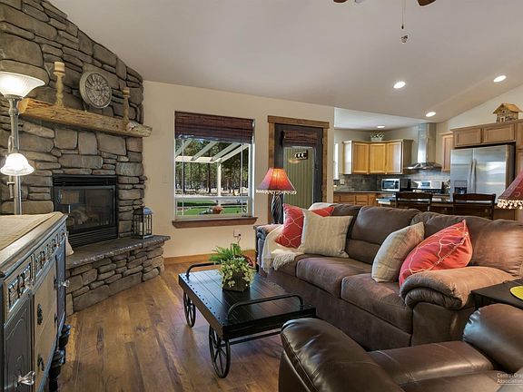 4th image of 145343 Birchwood Dr