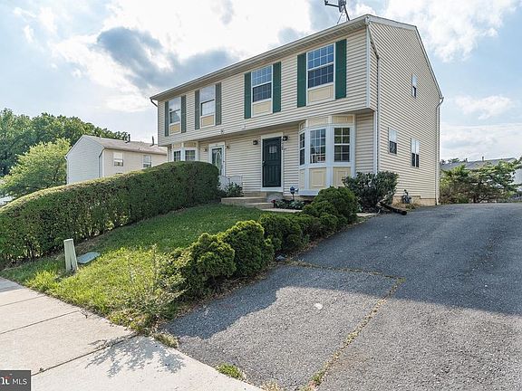 2nd image of 972 Central Hills Ln