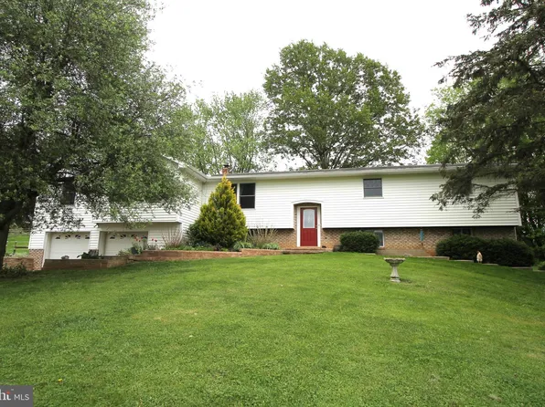 107 Dunkirk Dr, Warriors Mark, PA 16877