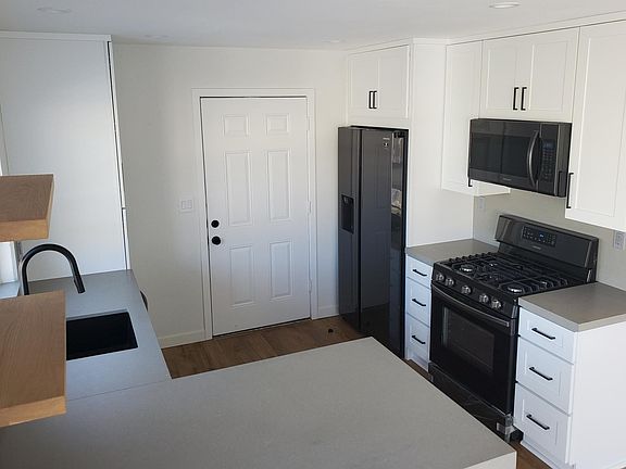 All brand new Samsung appliances, including dishwasher.