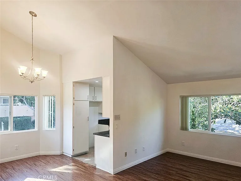 430 E Valencia Ave #D — Photo 7
