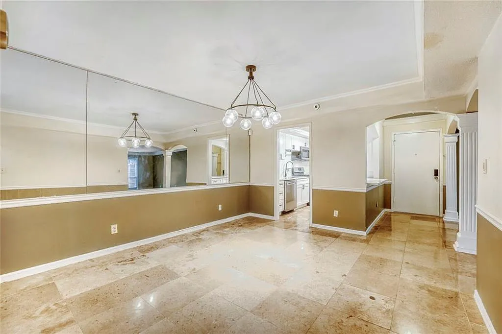 3 bed, 2.0 bath, 1469 sqft, $2,200 — Photo 3