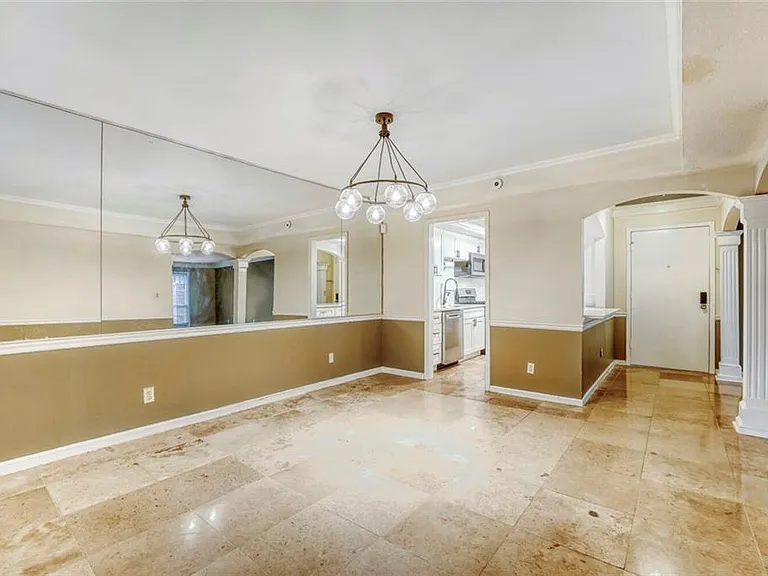 6851 Roswell Rd #M13 — Photo 2