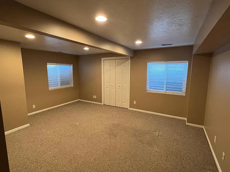 149 E Glover Ln — Photo 7