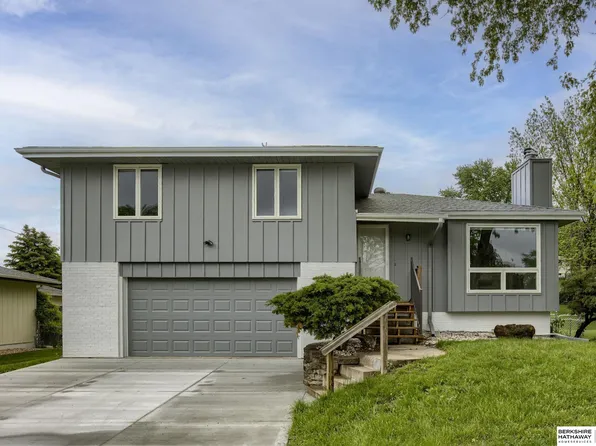 5317 S 93rd St, Omaha, NE 68127