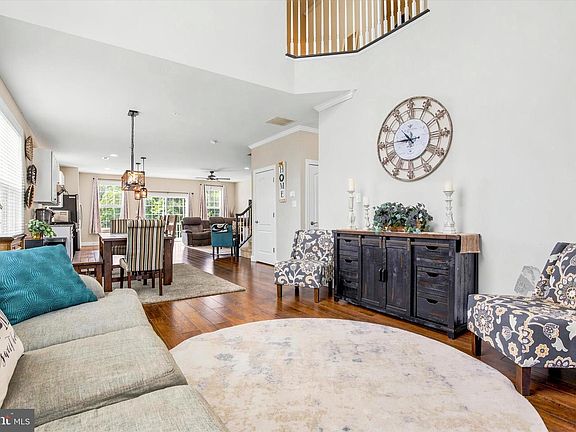 4th image of 3208 Brookside Dr
