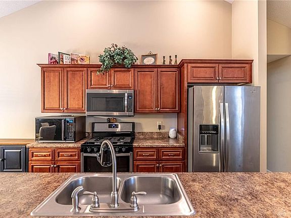 4th image of 373 Clear Springs Ct