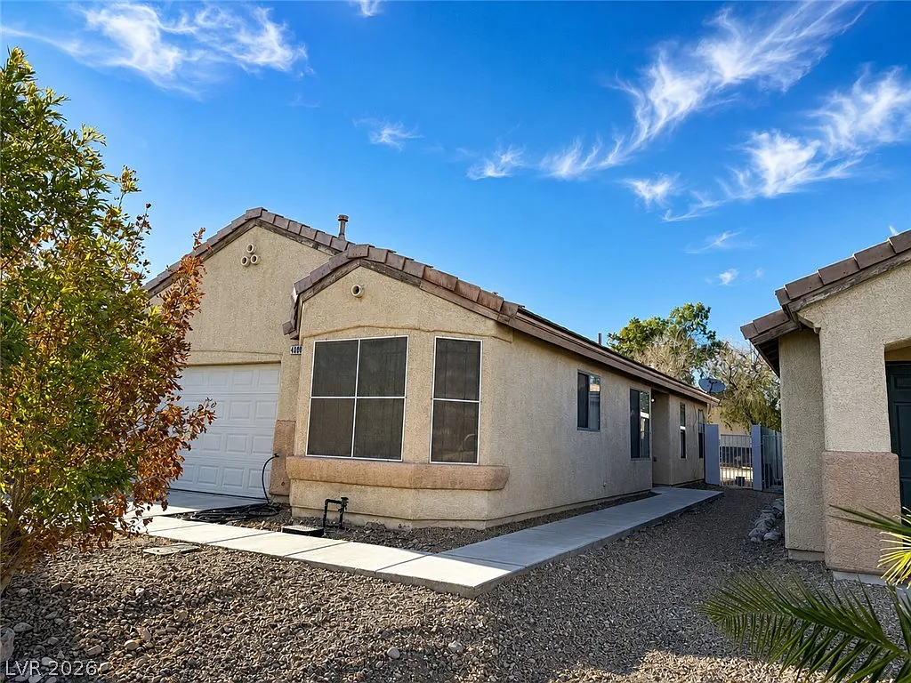 3 bed, 2.0 bath, 1362 sqft, $1,950 — Photo 2