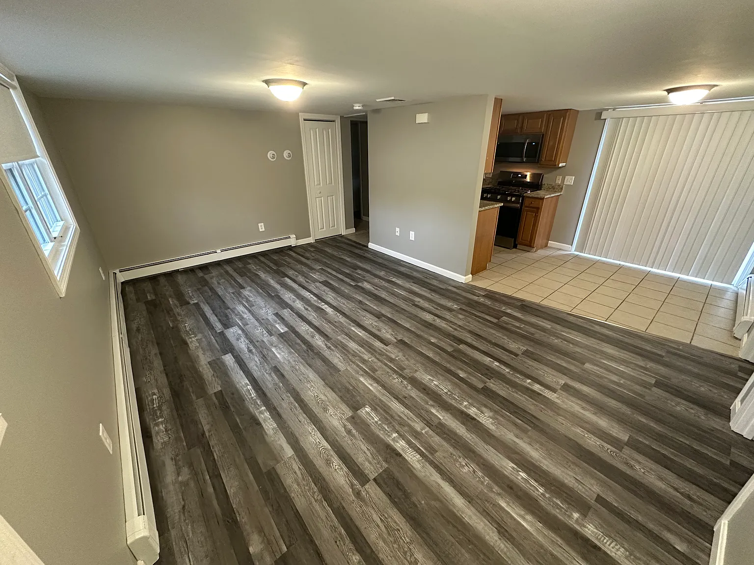 2 bed, 1000 sqft, $2,100 — Photo 1