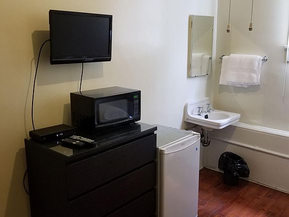 5th image of 1540 Sawtelle Blvd #1