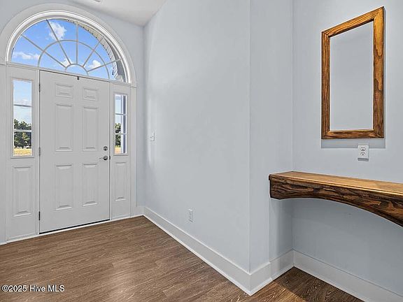 3rd image of 102 Sky Vista Road