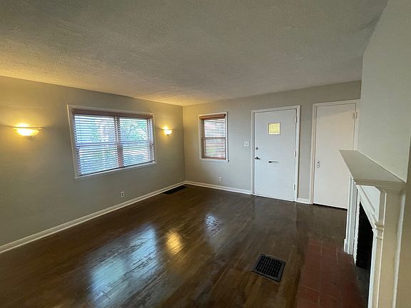3rd image of 2204 Ruskin Ave