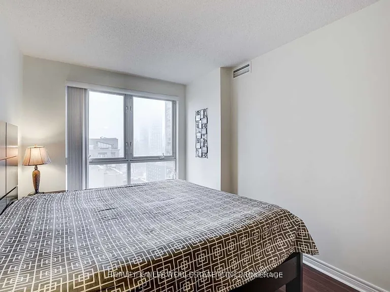 55 Bloor St E #2001 — Photo 17