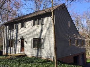 17090 Cats Den Rd, Chagrin Falls, OH 44023