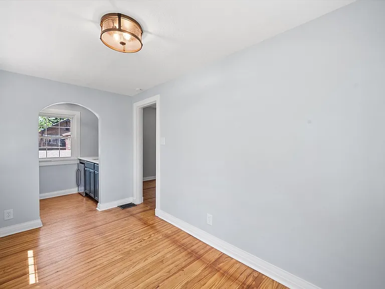 4513 S 6th St — Photo 28