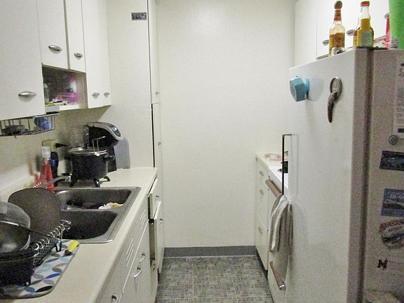 3rd image of 1135 N Grant St APT 100