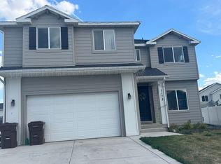 1172 Doris Loop Rd, Eagle Mountain, UT 84005