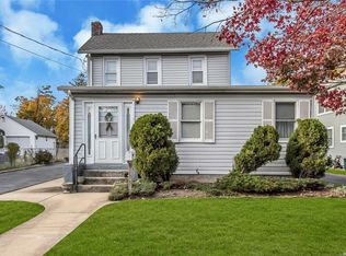 35 Waverly Ave, East Rockaway, NY 11518