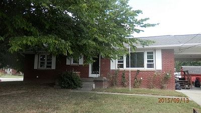 1st image of 702 E 1st Ave