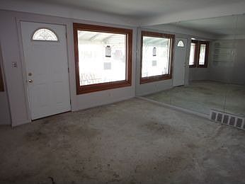 2nd image of 15237 Warwick Ave