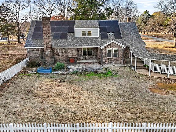 3rd image of 111 Teresa Ln