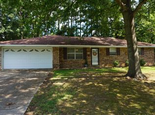 12 Choctaw Dr, Searcy, AR 72143