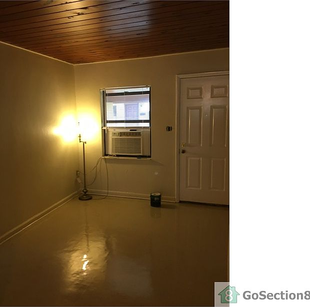 2nd image of 332 W 37th St APT 2