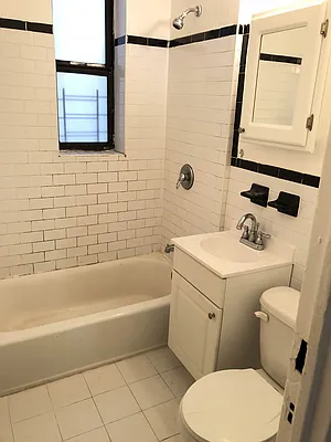 Rented by Lang Realty LLC | media 6