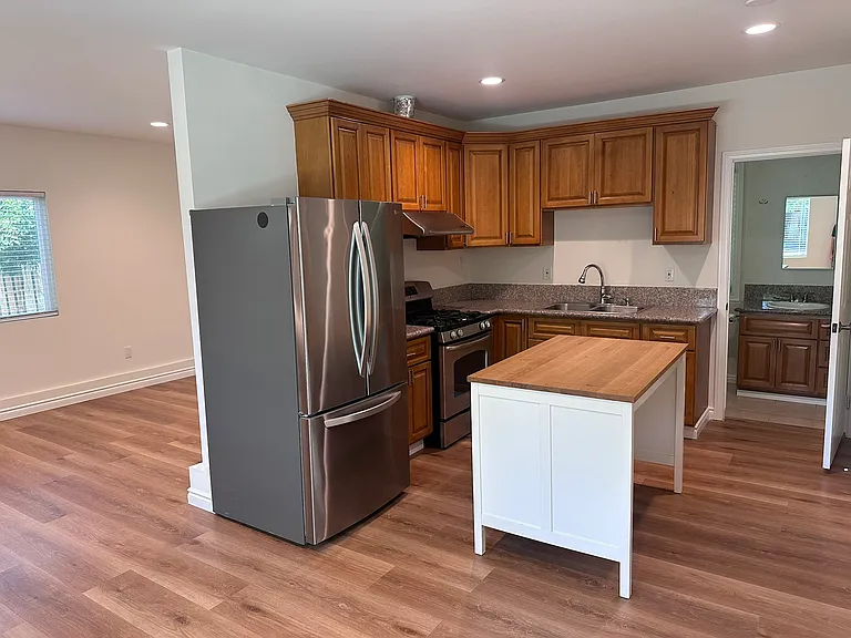 1900 Warrington Ave #A — Photo 1