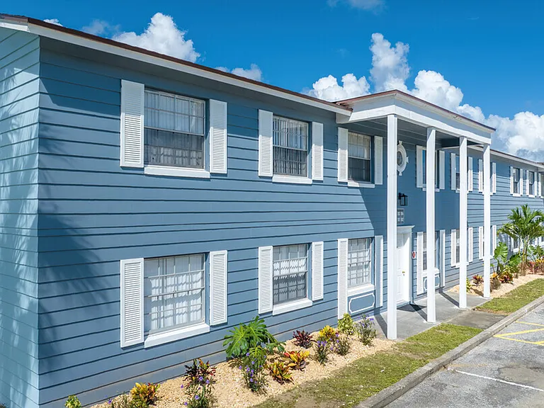 Manatee Bay Apartments — Photo 53