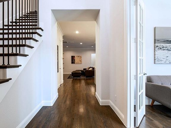 4th image of 4856 Isleworth Dr
