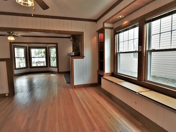 3rd image of 1626 Parkwood Rd #1