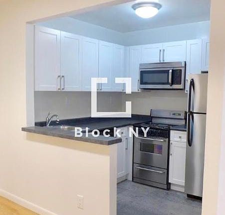 3rd image of 8 E 16th St APT 2