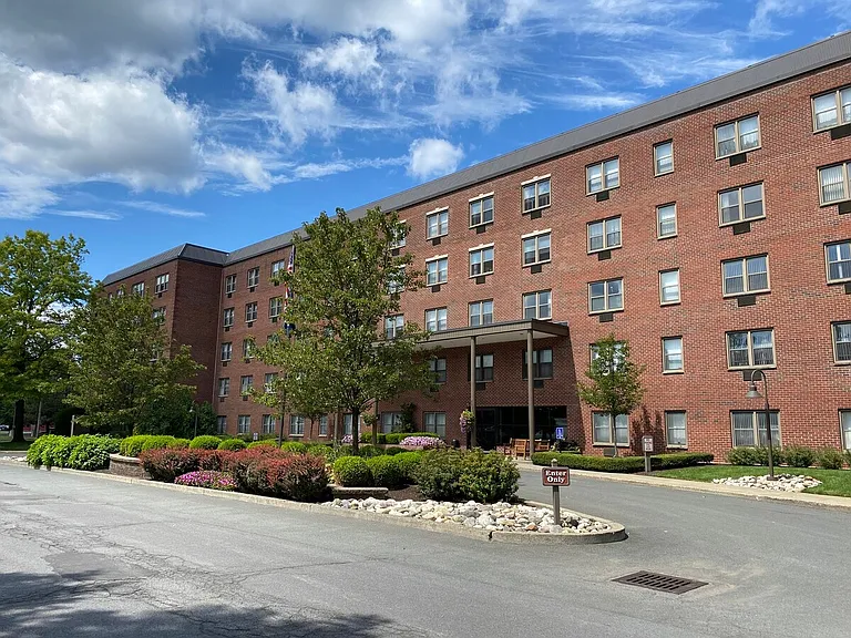 Towne Towers — Photo 9