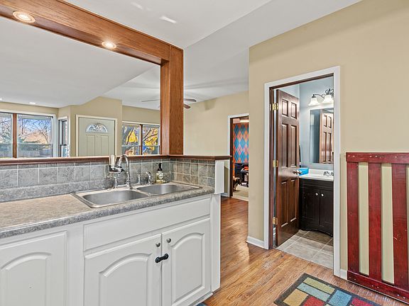 5th image of 830 Dean St