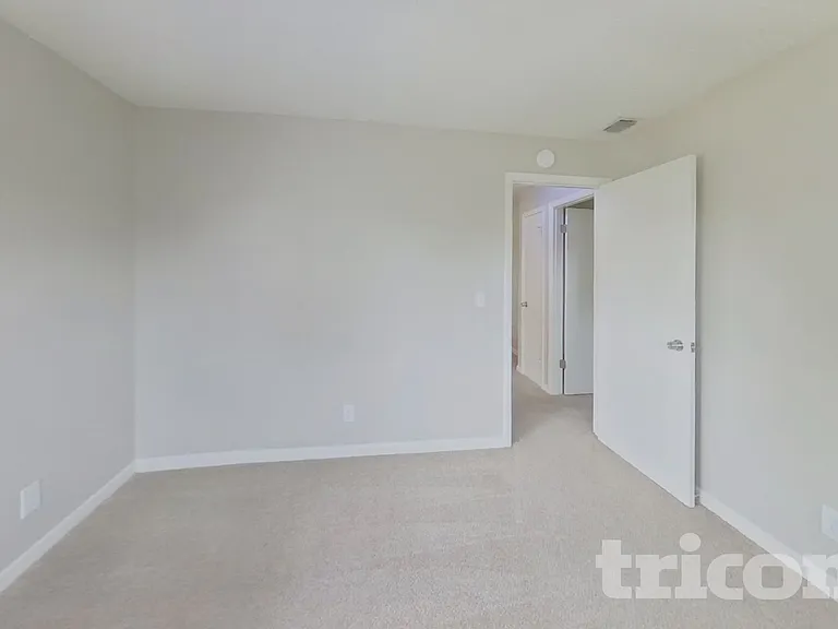 1484 Bloomingdale Rd — Photo 12