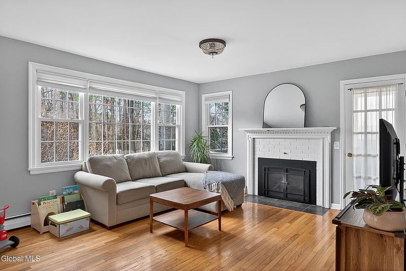 5th image of 6483 Vosburgh Road
