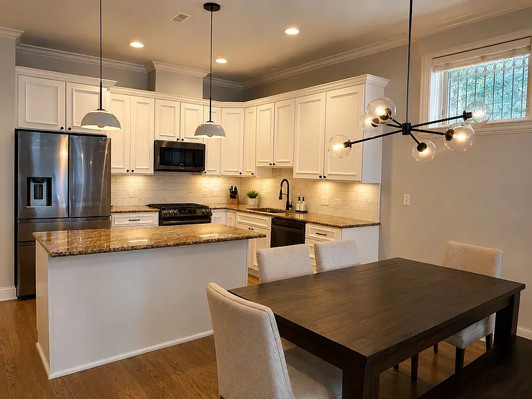 1422 W Henderson St #1 — Photo 3