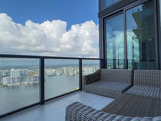 18555 Collins Ave #5203 — Photo 33