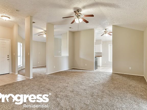 3rd image of 10506 Crescent Moon Dr
