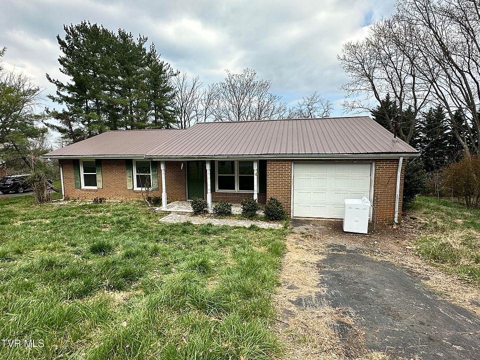 1st image of 4624 Woodcliff Dr