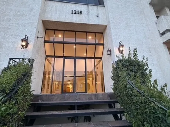 1215 Brockton Ave APT 106, Los Angeles, CA 90025