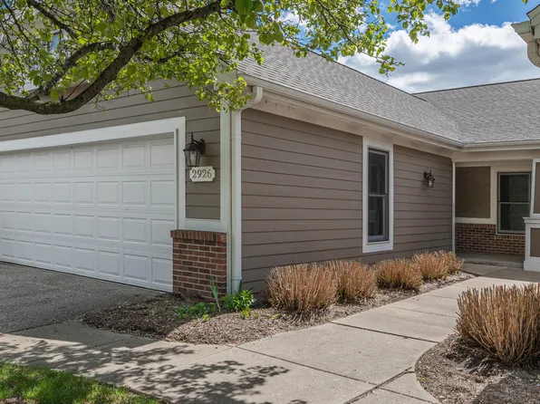 2926 Grand Isle Dr NE, Belmont, MI 49306