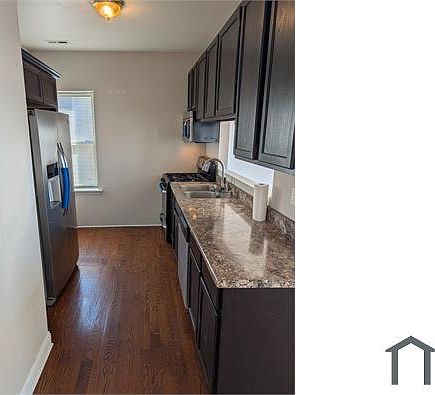 3rd image of 2319 E 70th Pl APT 311E