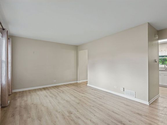 2nd image of 1903 Highview Ave