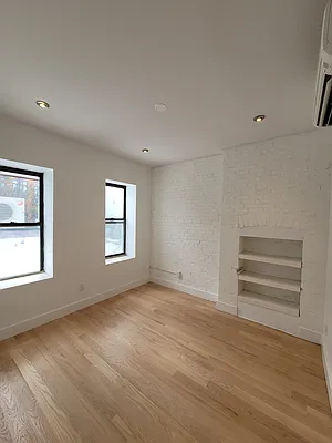 Rented by PL Realty | media 6