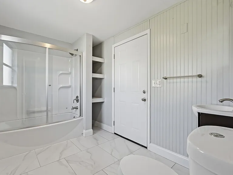 4220 Deleon St — Photo 13