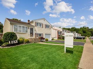 147 Chestnut St, Rochelle Park, NJ 07662