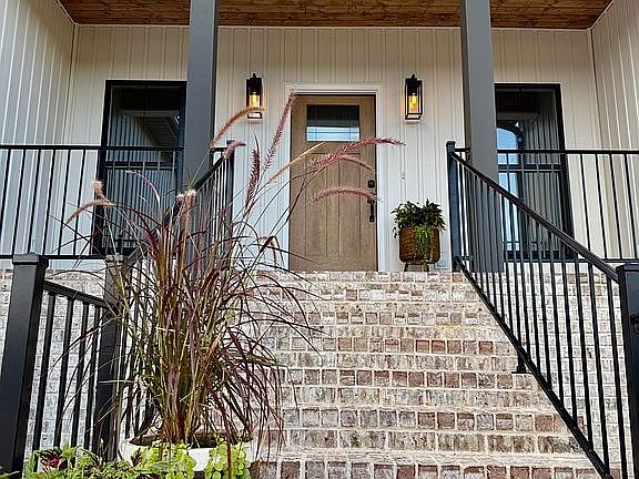 5th image of 98 Rustic Trce